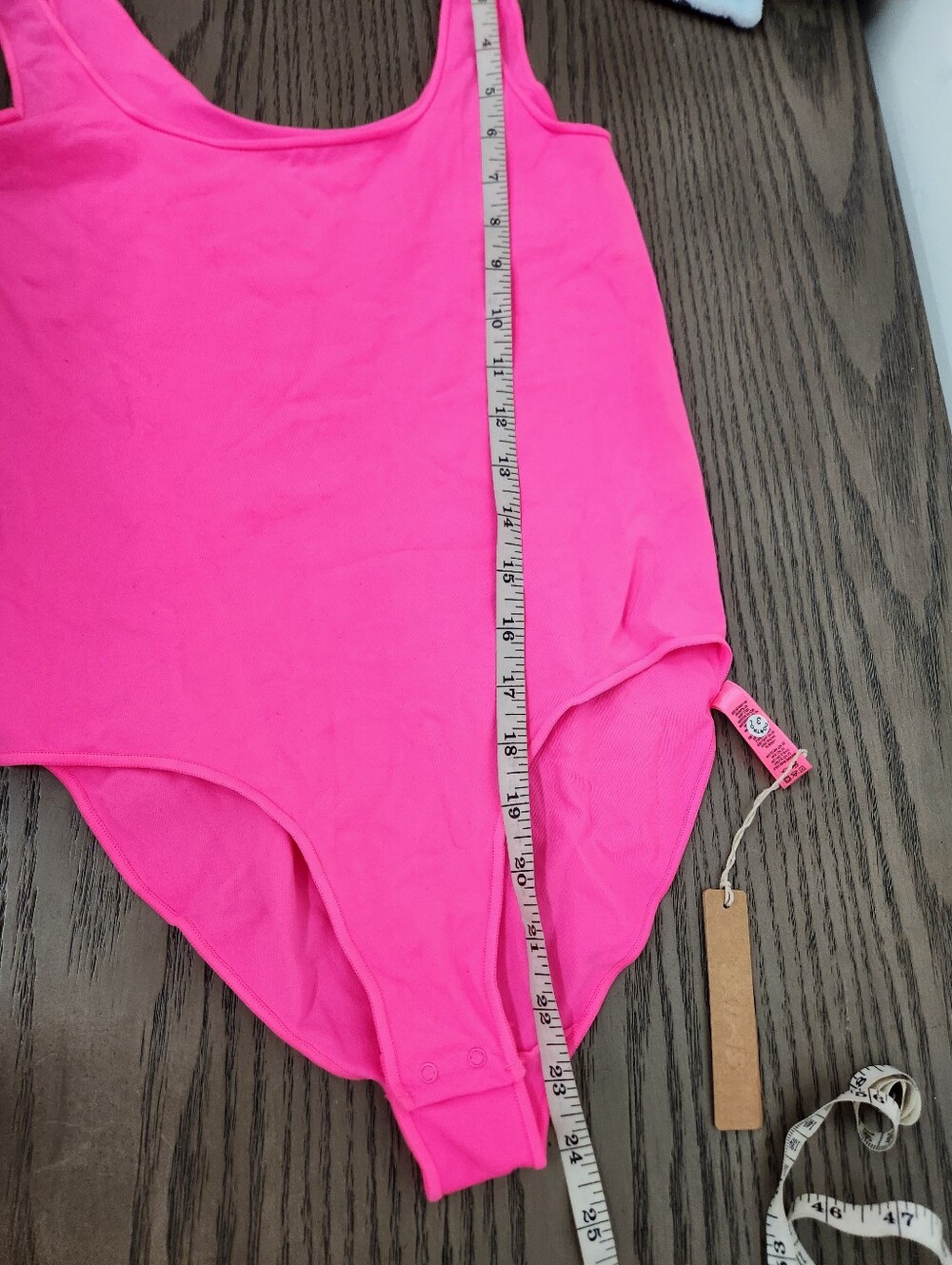 SKIMS Essential Bundle: Pink Bodysuit & Cream Shapewear Shorts S/M - Picture 14 of 14